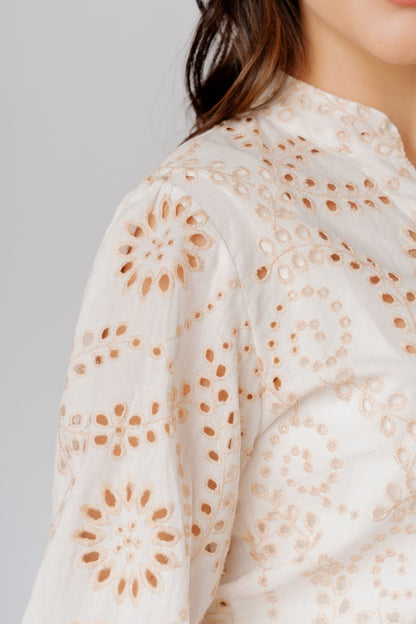 Blusa Broderie Emilia color S - Almát.pe