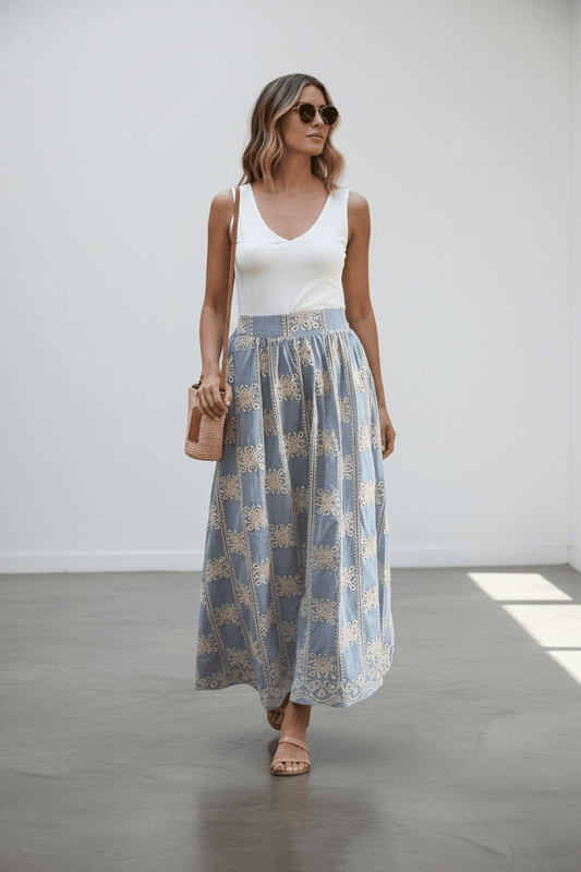 Falda Antonella Celeste color S/M - Almát.pe